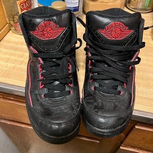 Jordan 2 black and red no in soles will be sold with a box size 11